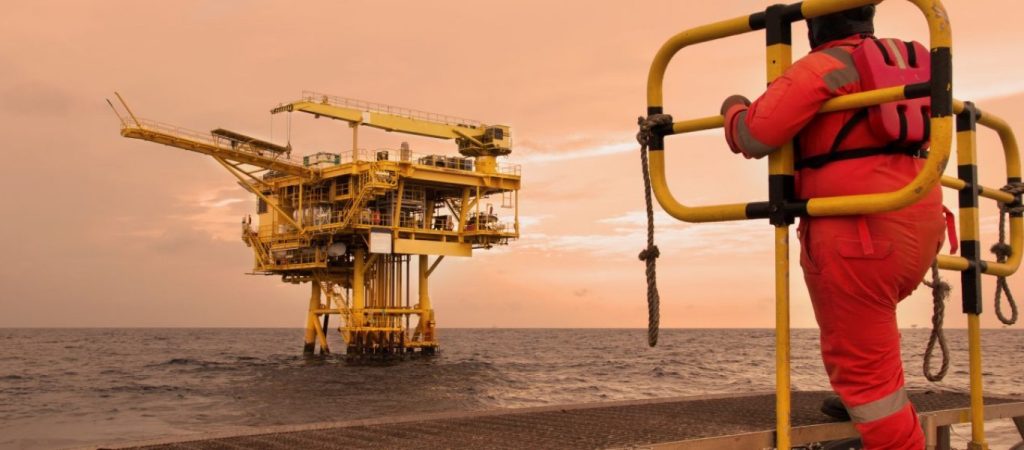 Θέλουν συνεκμετάλλευση: ΗΠΑ και ΕΕ ζητούν από την Ελλάδα να απεμπολήσει κυριαρχικά δικαιώματα και να «συνεργαστεί»