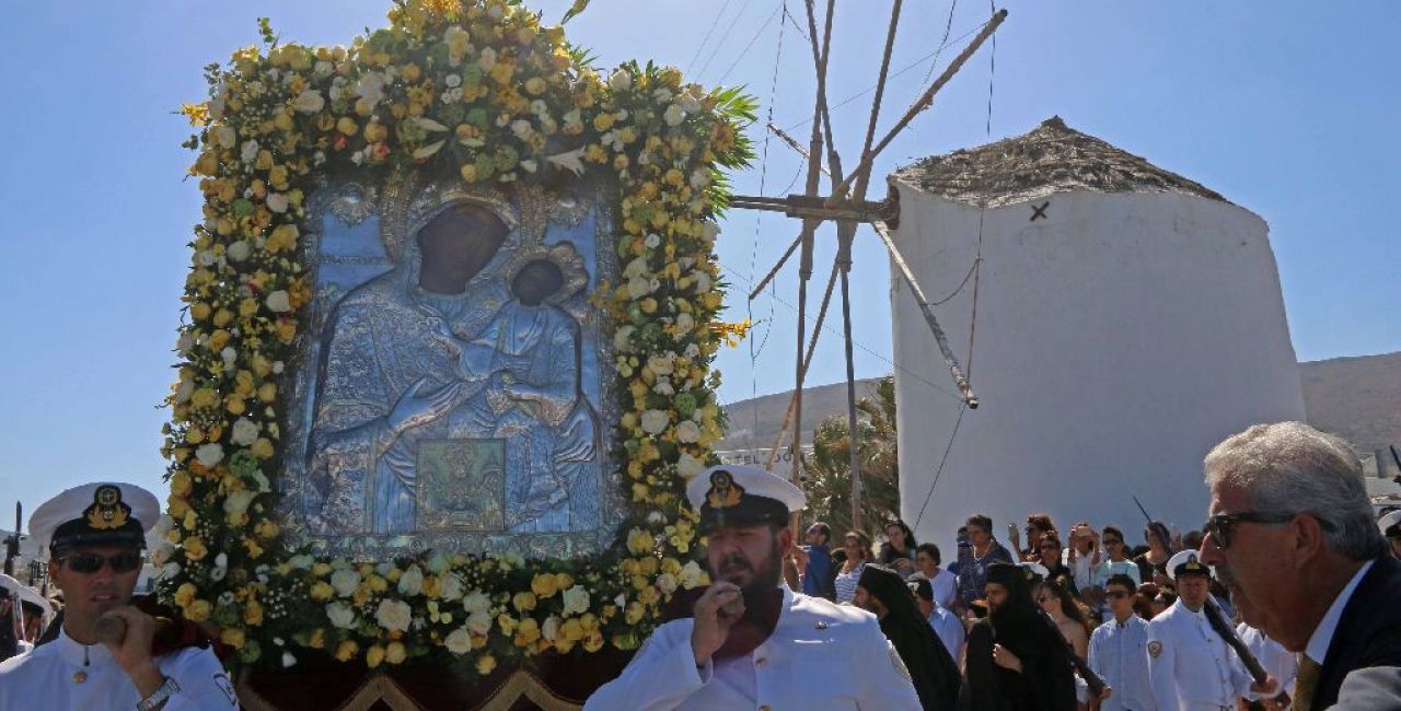 Δεκαπενταύγουστος: Έτσι γιορτάζεται η Παναγία σε κάθε γωνιά της Ελλάδας
