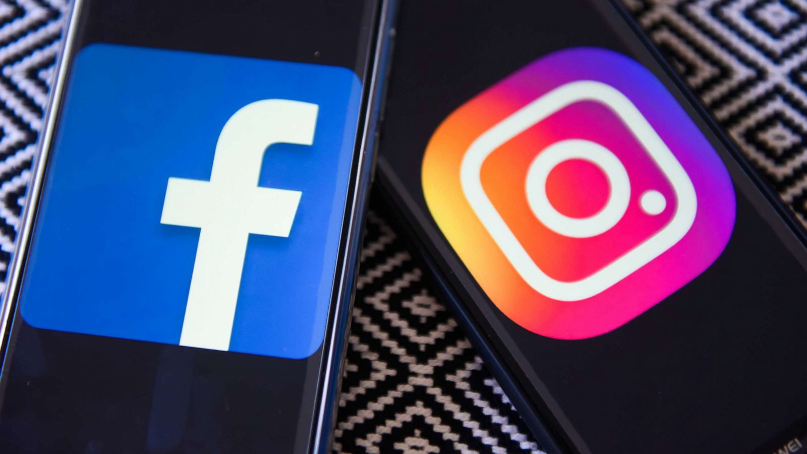 Αυξήθηκαν οι αναρτήσεις των χρηστών του Facebook και του Instagram