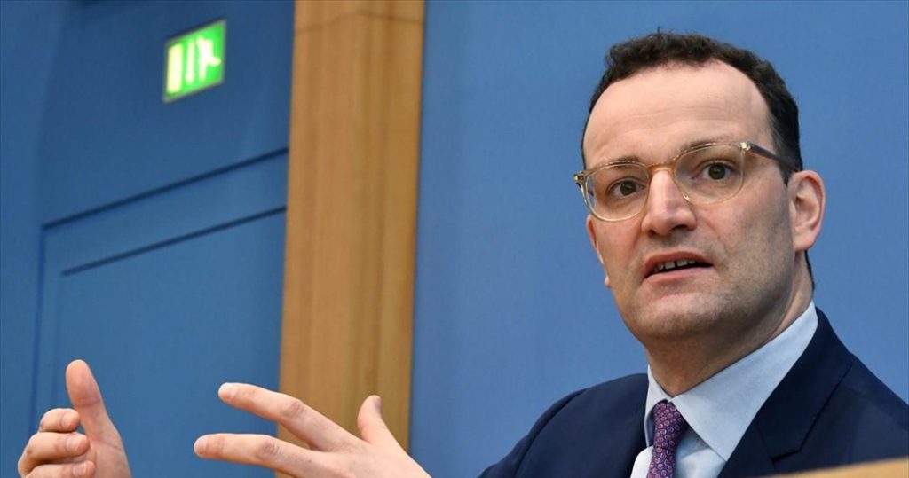 Υπουργός Υγείας Γερμανίας:  «Ανευθυνότητα οι διακοπές με τα πάρτι»