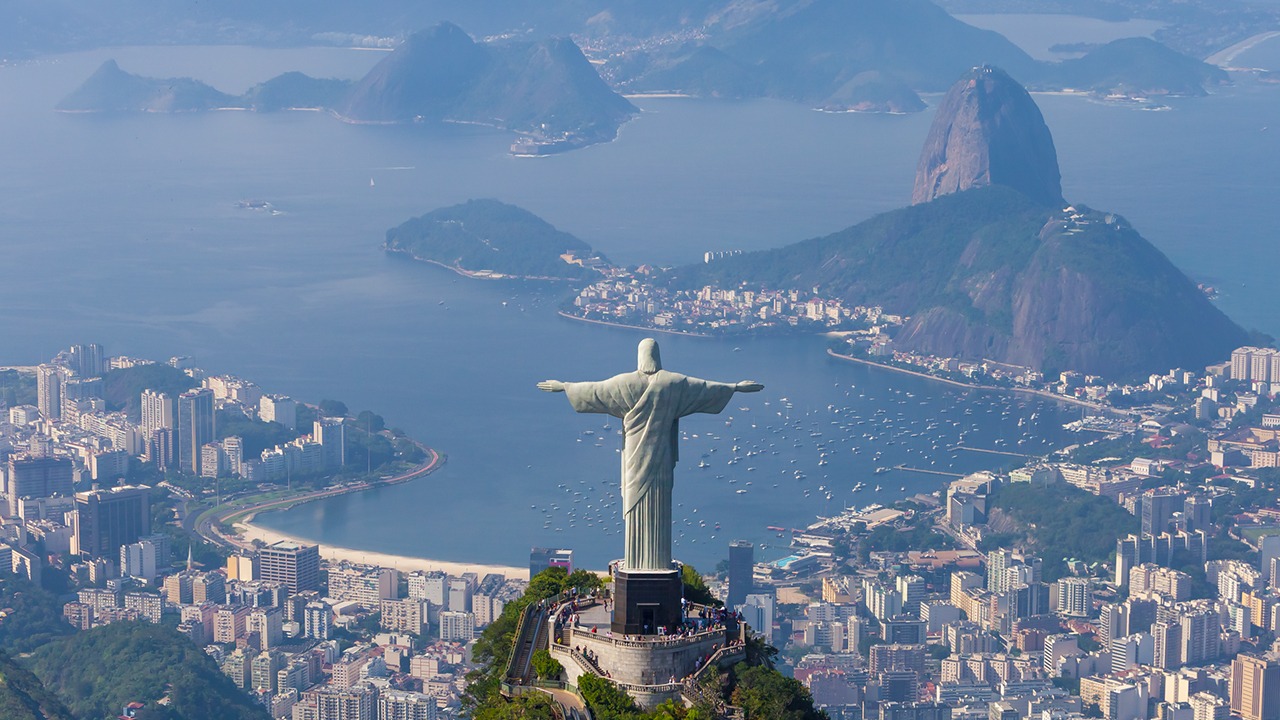 Βραζιλία: Ανοίγει το άγαλμα του Ιησού στο Ρίο – Με μάσκες οι επισκέπτες