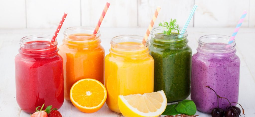 Πέντε απίθανα και δροσιστικά smoothies που θα σε βοηθήσουν να χάσεις γρήγορα κιλά