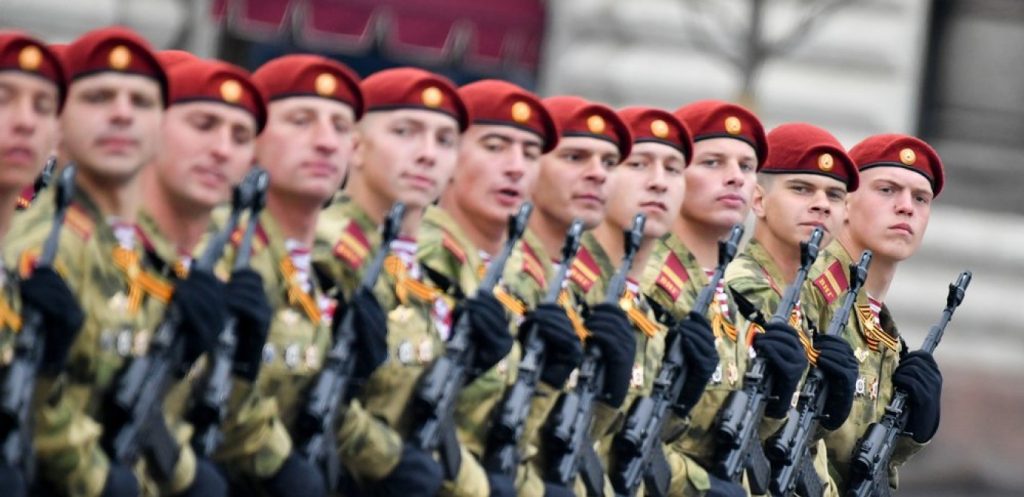 Κάθε βοήθεια ακόμα και στρατιωτική δίνει η Μόσχα στην Λευκορωσία