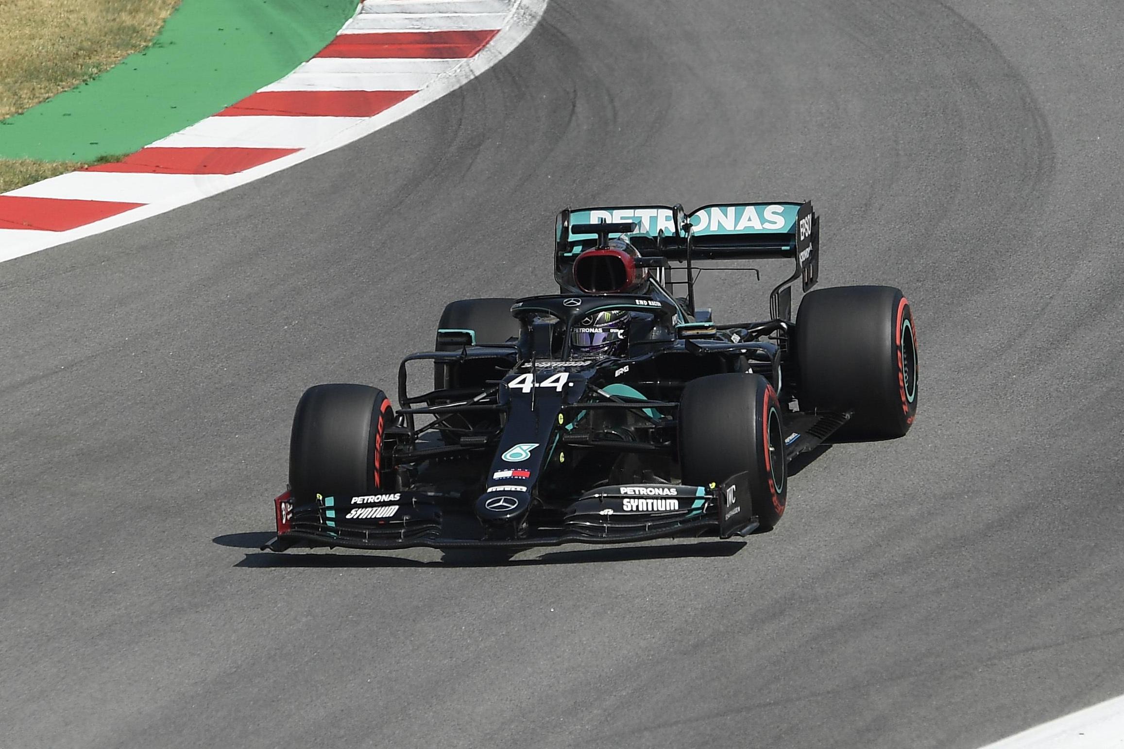 Formula 1: Νέος «περίπατος» για τον Λ.Χάμιλτον – «Χάλασε» το «1-2» της Mercedes ο Μ.Φερστάπεν