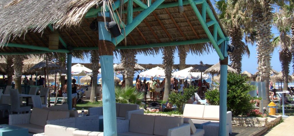 Κρήτη: Ιδιοκτήτης beach bar επιτέθηκε σε νεαρή πελάτισσα επειδή ζήτησε απόδειξη