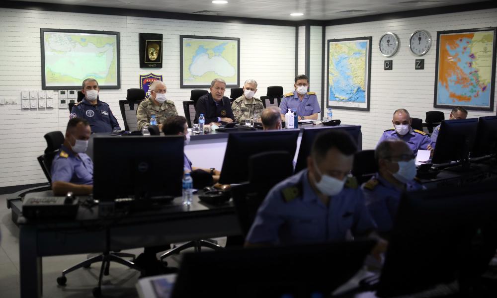Το τουρκικό Ναυτικό στοχοποιεί με χάρτη τα ελληνικά νησιά του Αιγαίου παρουσία του Χουλουσί Ακάρ