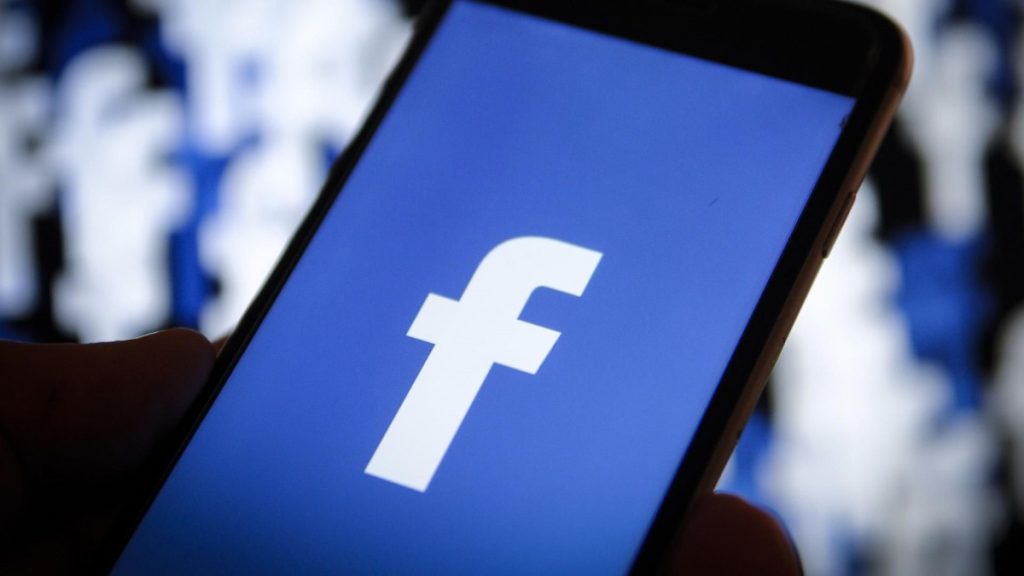 Facebook: Στο μέτωπο κατά του «φόρου» της Apple στο App Store