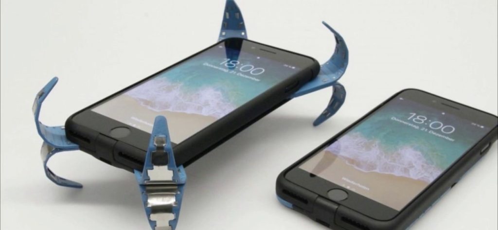 Νότια Κορέα: Επιστήμονες έφτιαξαν θήκη με πόδια που κάνει το κινητό σας να περπατά (βίντεο)