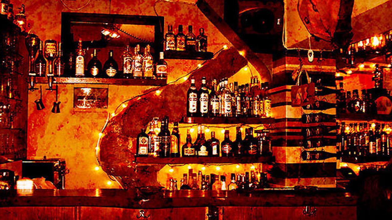 Τι άλλο θα δούμε: Μπαρ στα Χανιά έκλεισε στις 12 με τον «Ήλιο» του ΠΑΣΟΚ στο «τέρμα» (βίντεο)