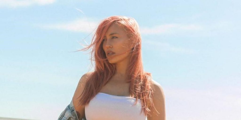 Πηνελόπη Αναστασοπούλου: Φόρεσε το μπικίνι της και έβαλε «φωτιά» στην παραλία (φωτό)