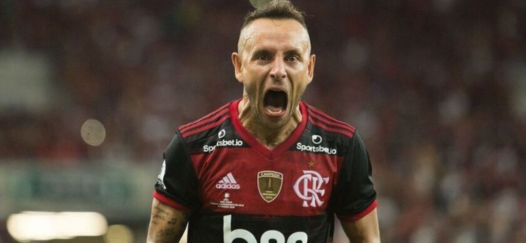 Ο Ραφίνια με κλάματα στα μάτια είπε «αντίο» στην Φλαμένγκο και πηγαίνει στον Ολυμπιακό (βίντεο)