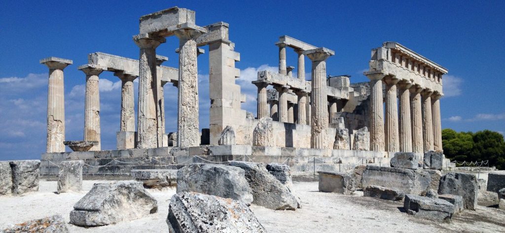 ΥΠΠΟΑ: Προχωρά το έργο «Αναβάθμιση περιβάλλοντος χώρου και φωτισμός ανάδειξης ναών Αφαίας και Ελλανίου Διός»