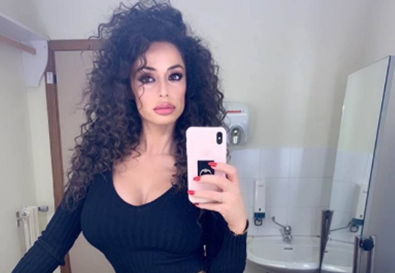 Μύκονος: Το πρώην κορίτσι του Cristiano Ronaldo τράβηξε πάνω της όλα τα βλέμματα με την «καυτή» της εμφάνιση (βίντεο)