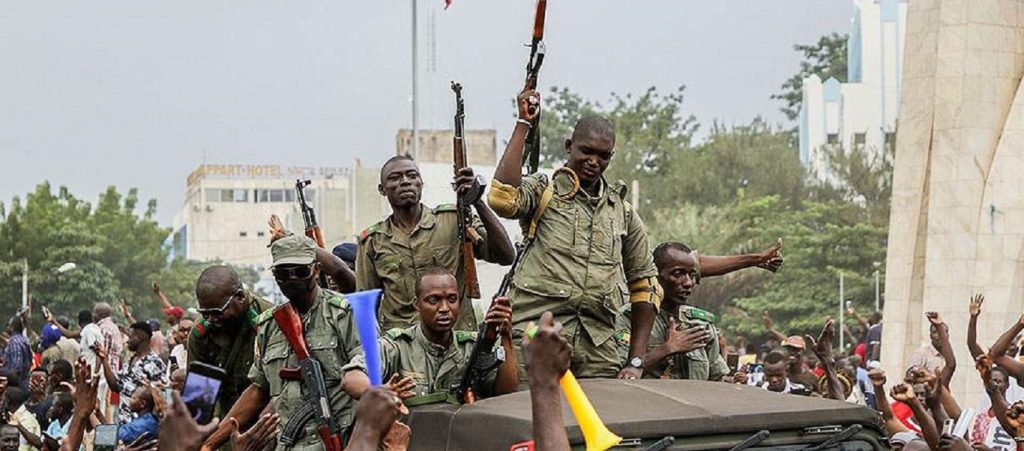 Πραξικόπημα στο Μάλι: Υπόσχονται εκλογές «σε εύλογο χρονικό διάστημα» οι στασιαστές στρατιωτικοί