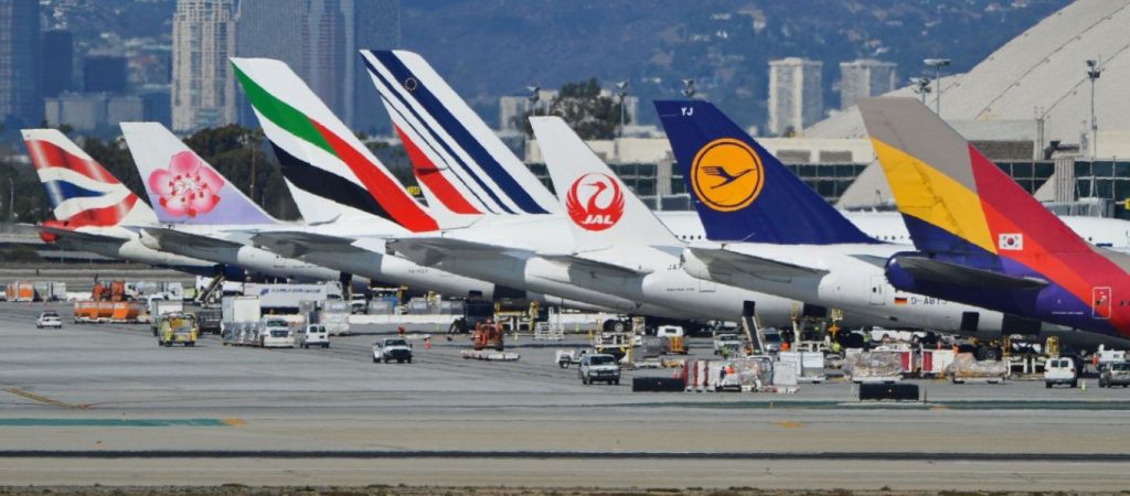 Τεράστιο οικονομικό «πλήγμα» για τις μεγαλύτερες αεροπορικές εταιρίες του κόσμου – Κατέγραψαν πτώση ύψους 67%