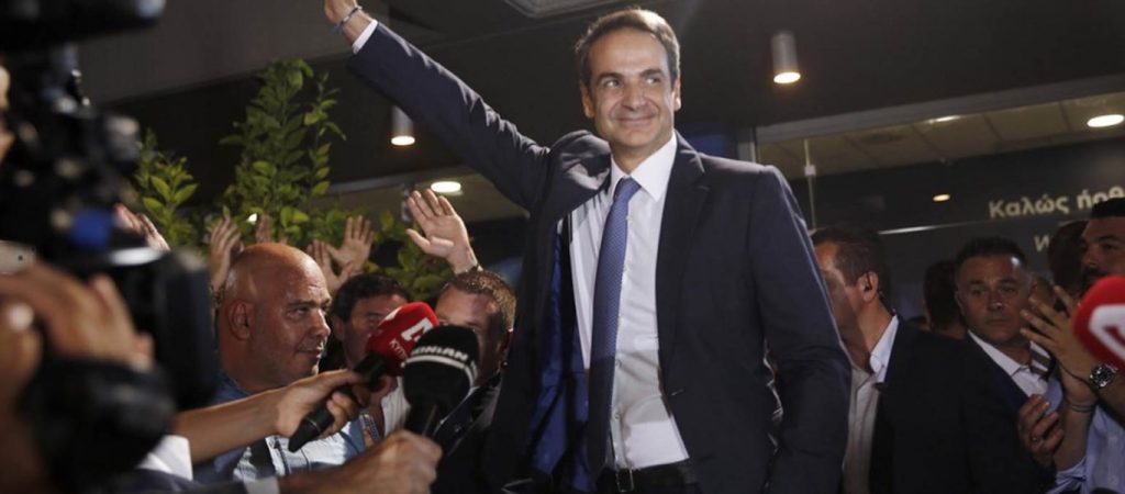 «Σταματήστε να γελοιοποιείστε – Εσείς ανοίξατε την οικονομία δίχως σχέδιο» – Η σαμαρική πτέρυγα «πυροβολεί» Μητσοτάκη