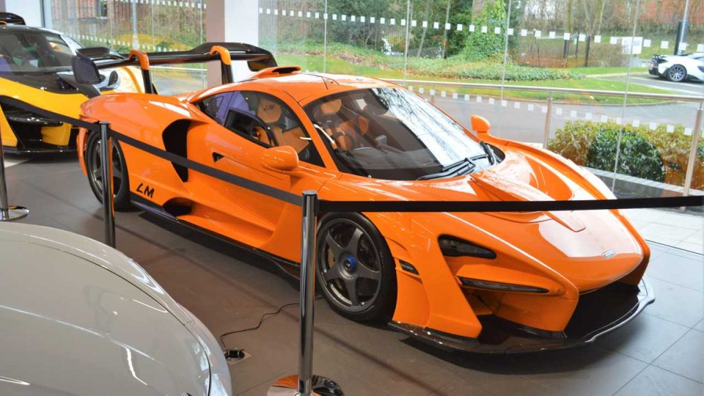 Τι κι αν ήταν παλαίμαχος οδηγός της F1… Έκανε «σμπαράλια» μία σπάνια McLaren (φωτο)