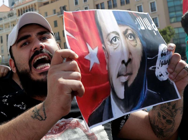 Η Τουρκία στέλνει οπλισμό σε παραστρατιωτικούς στο Λίβανο για να ανατρέψει τη νόμιμη κυβέρνηση