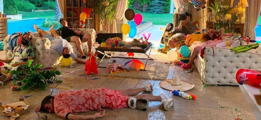 O Νίκος Μουτσινάς επιστρέφει – Πρεμιέρα για το «Καλό Μεσημεράκι» (βίντεο)