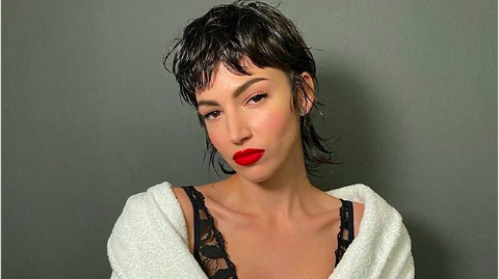 Η «Τόκιο» του «La casa de papel» ποζάρει topless και ο ανδρικός πληθυσμός «υποκλίνεται» (φωτο)