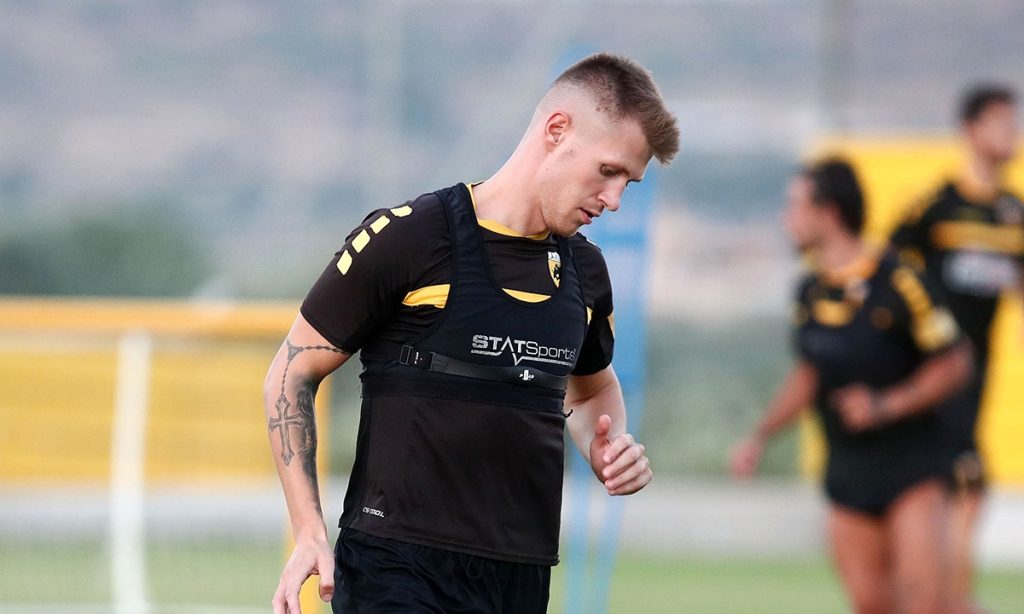 «Πονοκέφαλος» με Ν.Σιμάνσκι για την ΑΕΚ – Επιστρέφει τέλη Νοέμβρη