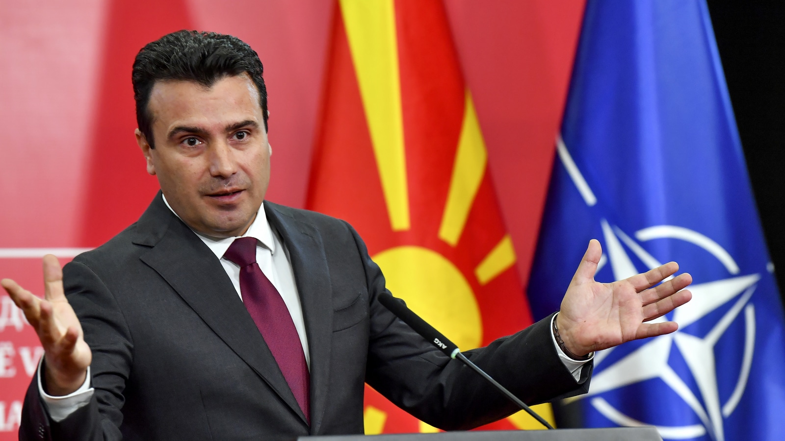 Σκόπια: Ανακοίνωσαν τα πρόσωπα του κυβερνητικού σχήματος Ζ.Ζάεφ και Α.Αχμέτι