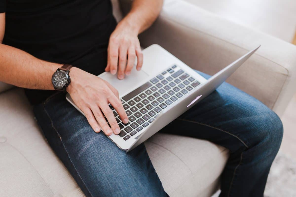 Για νέα απάτη με ερωτικό εκβιασμό προειδοποιεί η ΕΛΑΣ – Το μήνυμα που στέλνουν οι απατεώνες (φωτο)