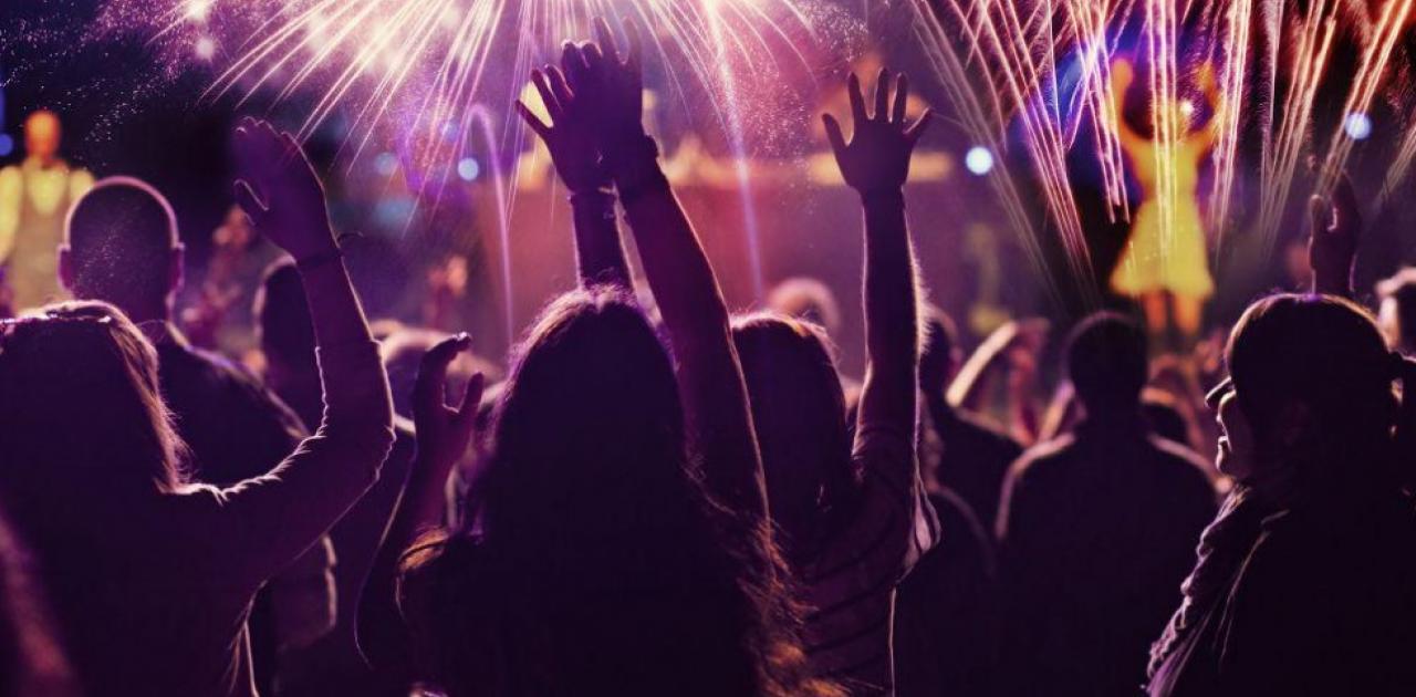 Πάρτι σε βίλα στη Φτελιά: Στον εισαγγελέα αύριο ο διαχειριστής – «Καμπάνα» 3.000 ευρώ