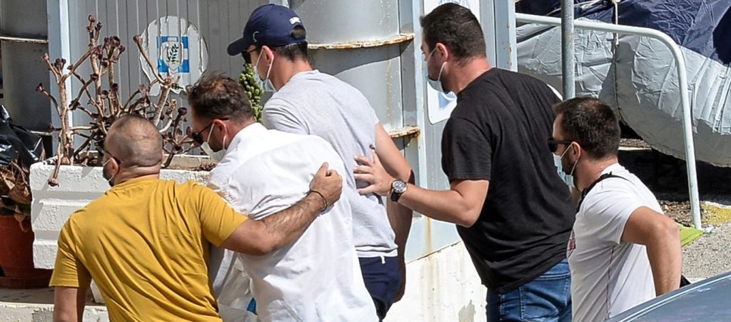 Χ.Μαγκουάιρ: Έφθασε στον εισαγγελέα Σύρου και απολογείται (βίντεο)