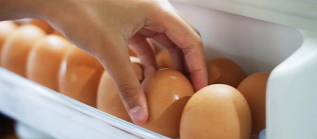 Δες πόσο «αντέχουν» τα αβγά στο ψυγείο