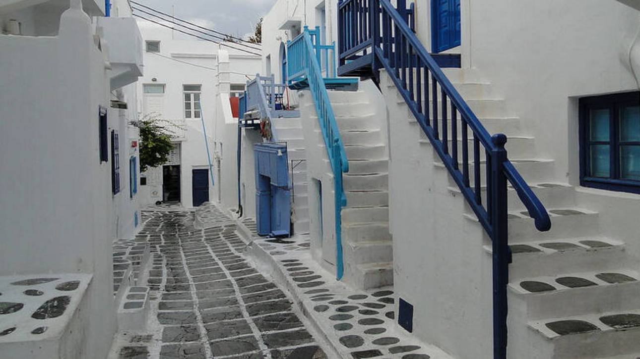 Οι αποκαλυπτικές εμφανίσεις στα στενά της Μυκόνου που έφεραν «τα πάνω κάτω» στο νησί (βίντεο)