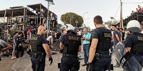 Οι κάτοικοι της Μόριας ξυλοκοπούνται από τις αστυνομικές δυνάμεις επειδή αντιδρούν στην δημιουργία νέου hot spot