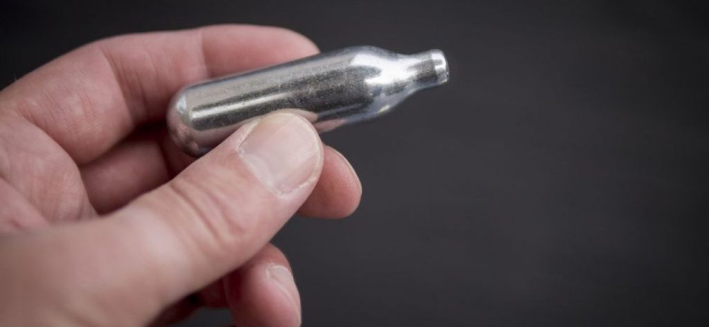 Ζάκυνθος: Συνελήφθη αλλοδαπός για εμπόριο αέριου γέλιου στον Λαγανά