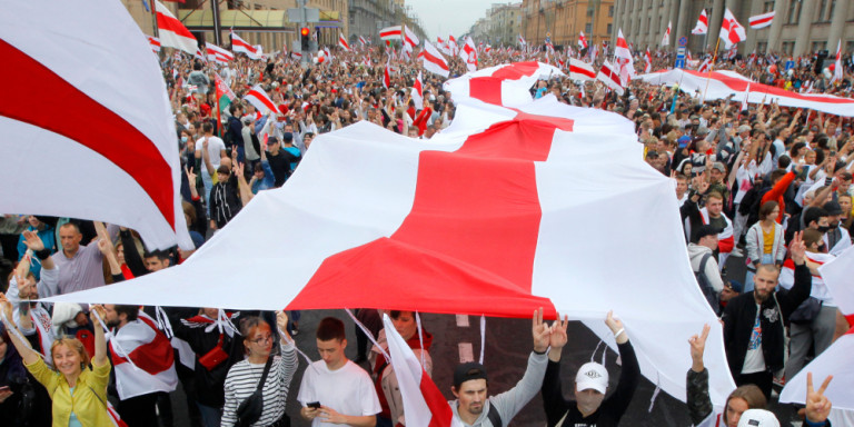Διαδηλώσεις στην Λευκορωσία – Λαβρόφ: «Μέλη της αντιπολίτευσης που έφυγαν για τη Δύση επιδιώκουν αιματοχυσία»