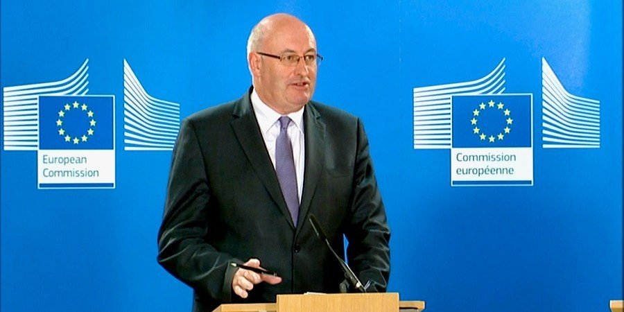 Ζητάνε την παραίτηση του Ιρλανδού Επίτροπου Εμπορίου γιατί παρευρέθηκε σε… κοινωνική εκδήλωση