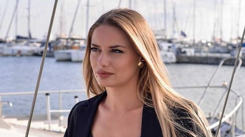 Ντόρα Μακρυγιάννη: Η γνωστή ηθοποιός ποζάρει topless στα Κουφονήσια όπως δεν την έχετε ξαναδεί (φωτο)