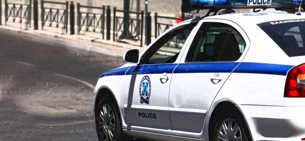 Κρήτη: Συνελήφθη 29χρονη που προσπάθησε να σκάσει τα λάστιχα περιπολικού ως αντίποινα για τα πρόστιμα σε μπαρ