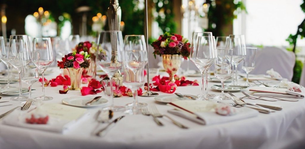 Κάτω Αχαΐα: «Καμπάνα» 3.000 ευρώ για γαμήλιο πάρτι με 450 καλεσμένους – Συνελήφθη ο διοργανωτής πεθερός