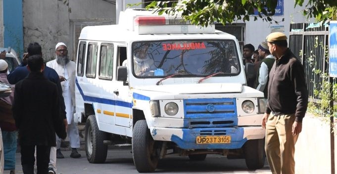 Ινδία: Κατέρρευσε πενταώροφη πολυκατοικία – Δεκάδες εγκλωβισμένοι (φωτό)