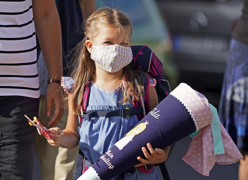 Τι θα γίνει τελικά με τις μάσκες στα 4χρονα; – Ή προηγείται το κυνήγι σε όσους αντιδρούν