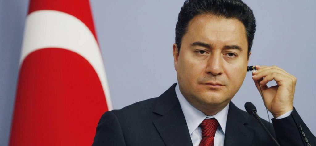 Εντοπίστηκε θετικός στον κορωνοϊό ο πρώην υπουργός Οικονομικών της Τουρκίας Αλί Μπαμπατζάν