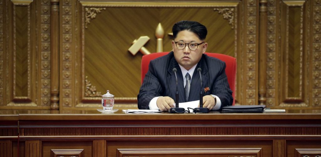 Δείτε τον Κιμ Γιονγκ Ουν σε μικρή ηλικία μαζί με τη μητέρα του (φώτο)