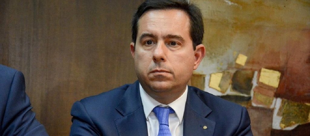 Ξεκινούν οι διαδικασίες για το κλείσιμο των δομών φιλοξενίας στη Σάμο και τη Λέρο