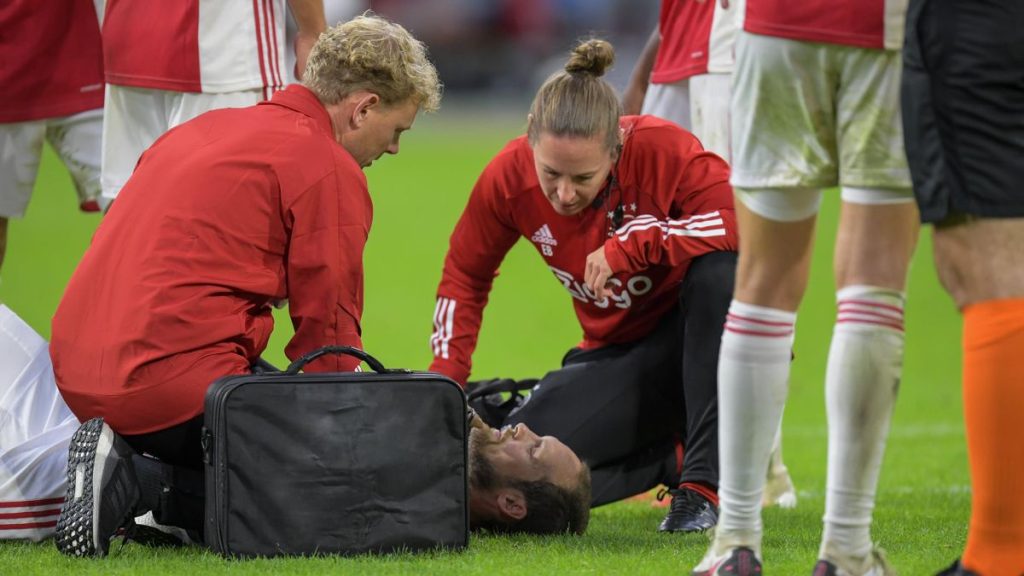 Ντάνι Μπλιντ: Κατέρρευσε στον αγωνιστικό χώρο προκαλώντας παγκόσμιο σοκ (βίντεο)