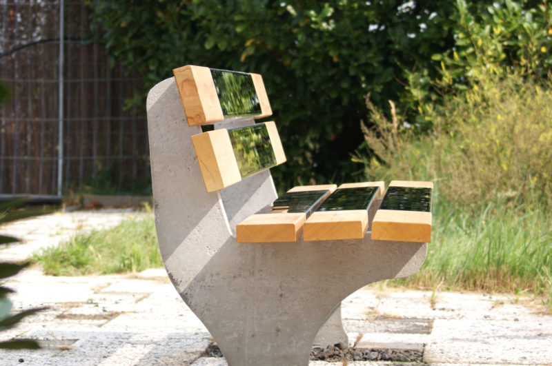 Ολλανδία: Eιδικά παγκάκια με «αόρατα» σημεία δύο μέτρων για να μην κάθεσαι (φωτό)