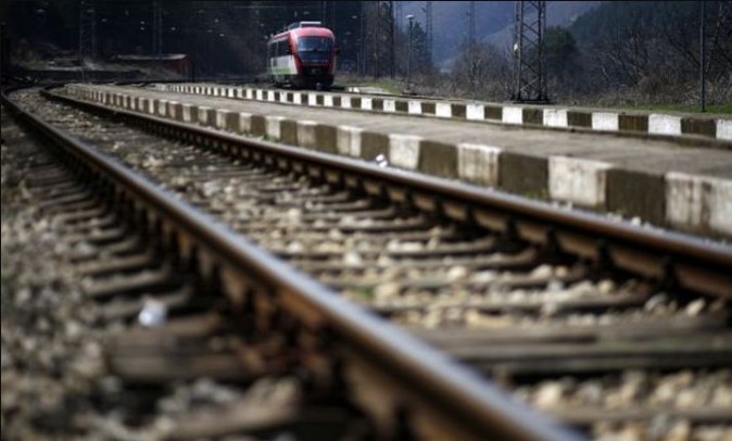 Θεσσαλονίκη: Σκαρφάλωσαν σε τρένο του ΟΣΕ για να ταξιδέψουν δωρεάν – Ακινητοποίηση της αμαξοστοιχίας