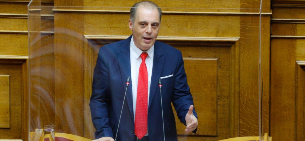 Κ.Βελόπουλος: «Ανακηρύσσετε ΑΟΖ στην δύση αλλά στο Αιγαίο τίποτα – Υψώνετε φοβική σημαία απέναντι στην Τουρκία»