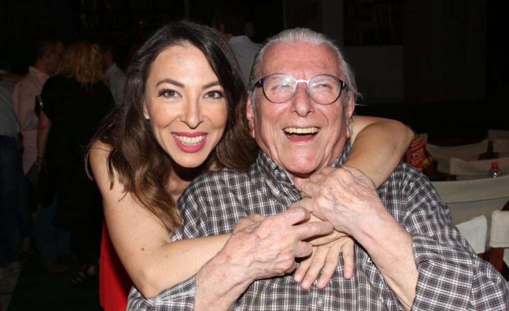 «Ραγίζει καρδιές» η ανάρτηση της Αλίκης Κατσαβού για τα εξάμηνα του Κώστα Βουτσά (φωτο)