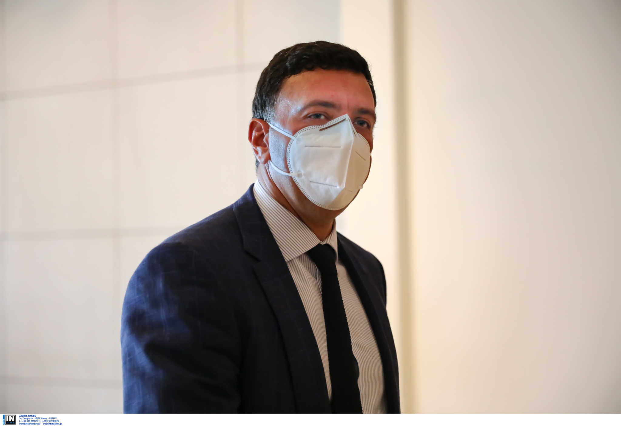 Με παραδείγματα από Βραζιλία και Ινδία ο Β.Κικίλιας προειδοποιεί: «Μάσκα και μακρυά από ευπαθείς ομάδες»