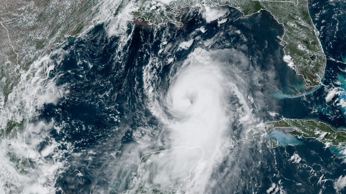 Συναγερμός σε Λουιζιάνα και Τέξας: O τυφώνας «Λόρα» θα δημιουργήσει υδάτινο τείχος 6 μέτρων (βίντεο)